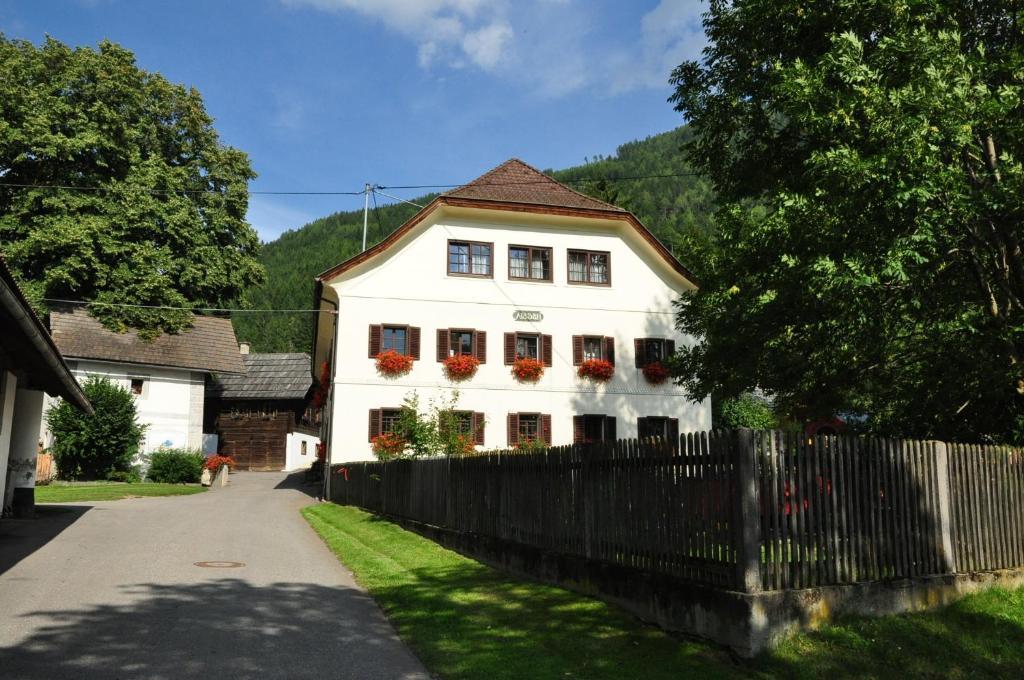Familienbauernhof Glawischnig-Hofer Villa กมุนด์ อิน คาร์นเทิน ภายนอก รูปภาพ